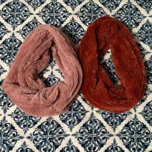 Round neck scarves